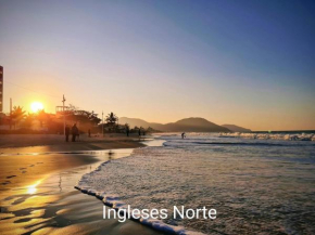 Charmoso apartamento em frente à praia! Relaxe e aproveite!